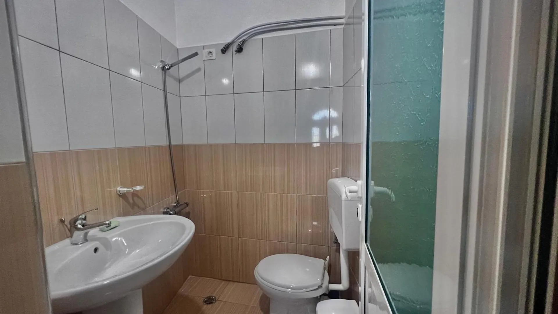 Vlora Garden Terrace Hotel